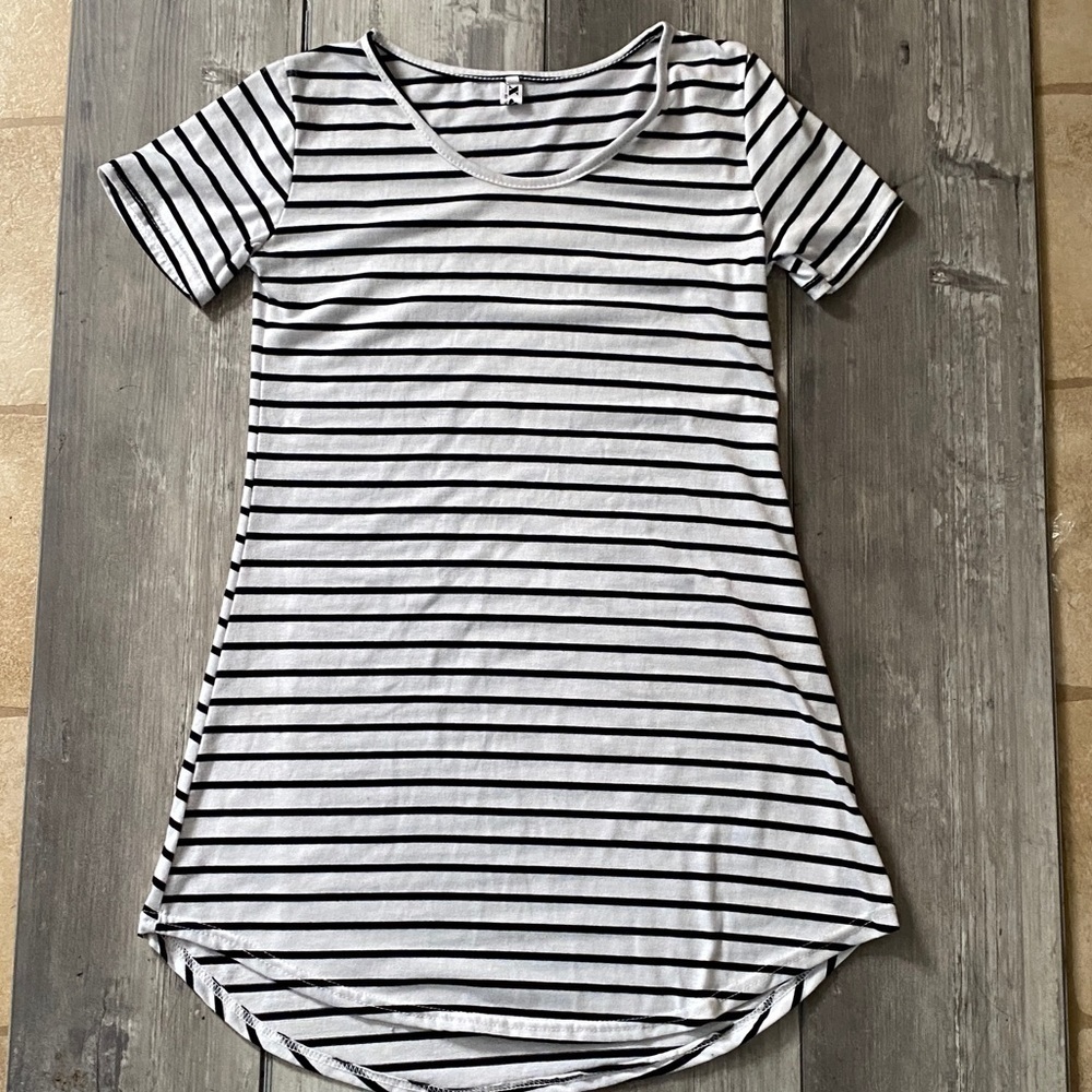 Dress by xizi fashion
Urban Fashion
Black & white dress in size Medium